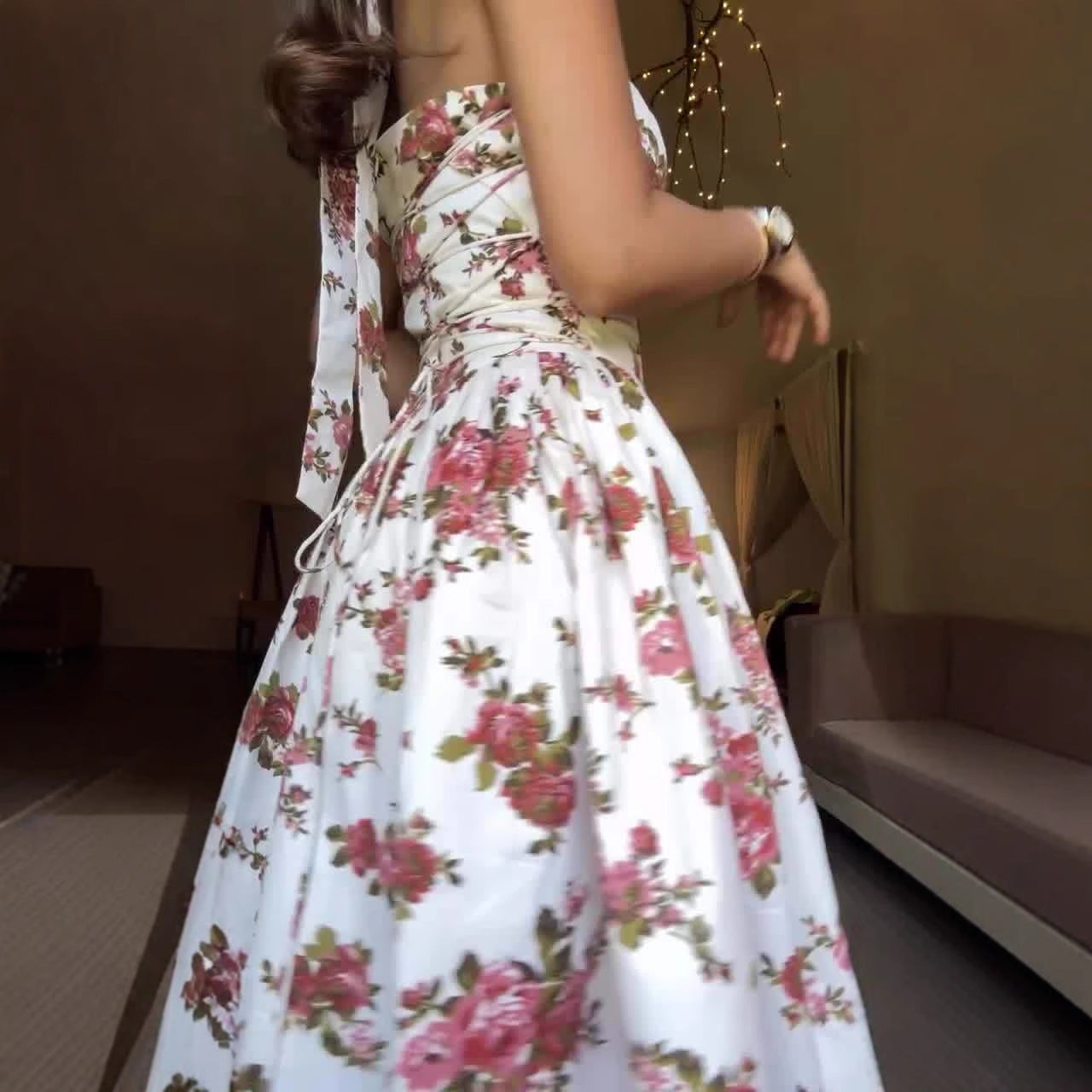 🌹 Vintage-Inspired Floral Halter Dress - kavyachic