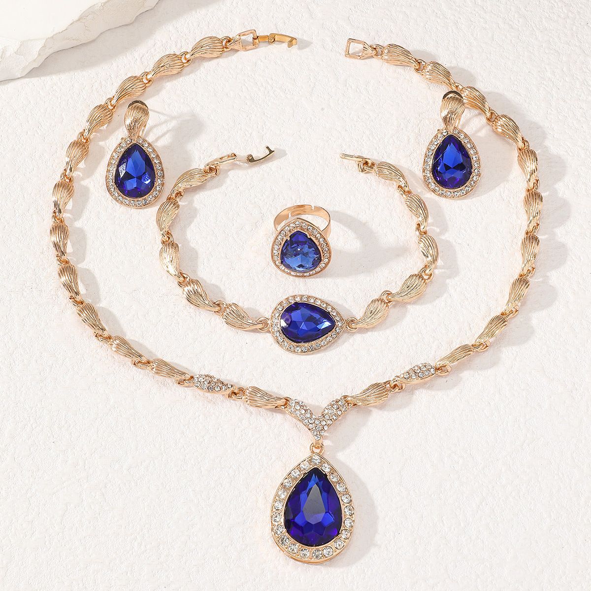 Vintage Fashion Jewelry Set Necklace Earrings Alloy Four-piece Set - kavyachic