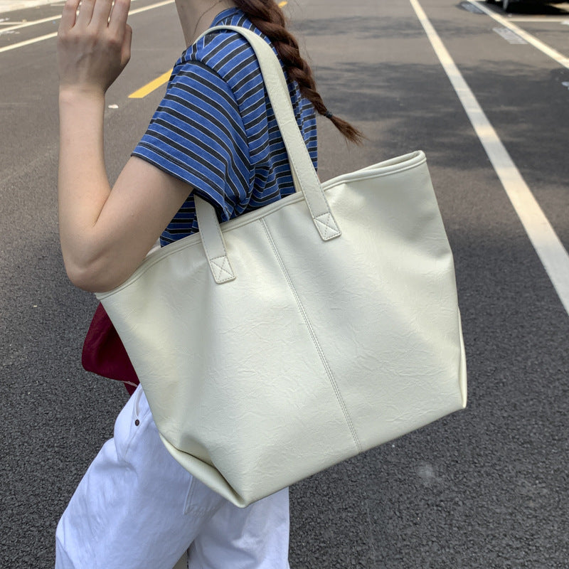 Oversized Leather Tote Bag: Effortless Style for Everyday